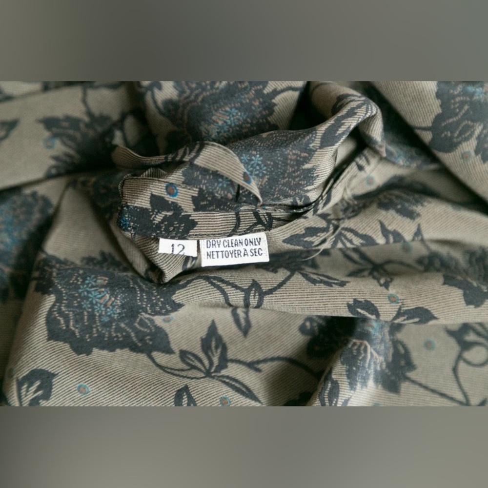 Mandarin collar dress - Picture 8 of 8
